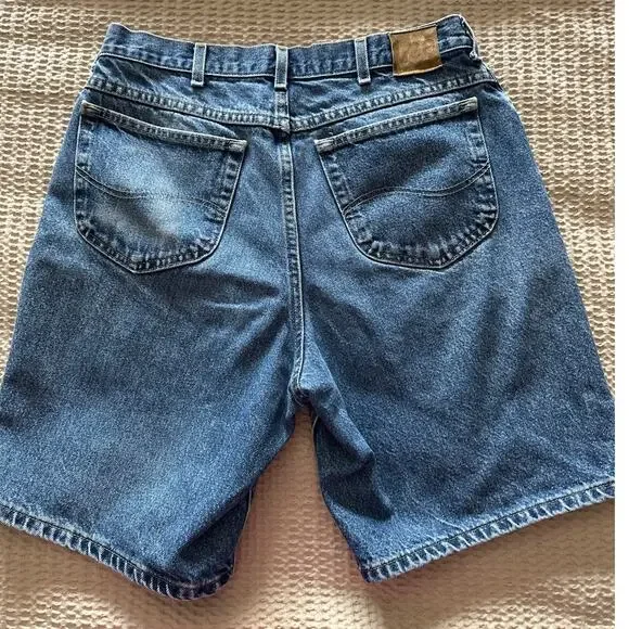 Vintage 90s Lee Riders High Waisted Medium Wash Denim Shorts - Size 34 - Picture 6 of 7